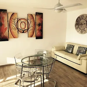 https://apartments-las-floritas.tenerifehoteles.net